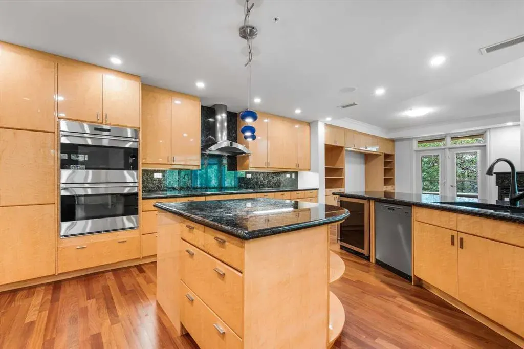 680 Princeton Way SW, #202