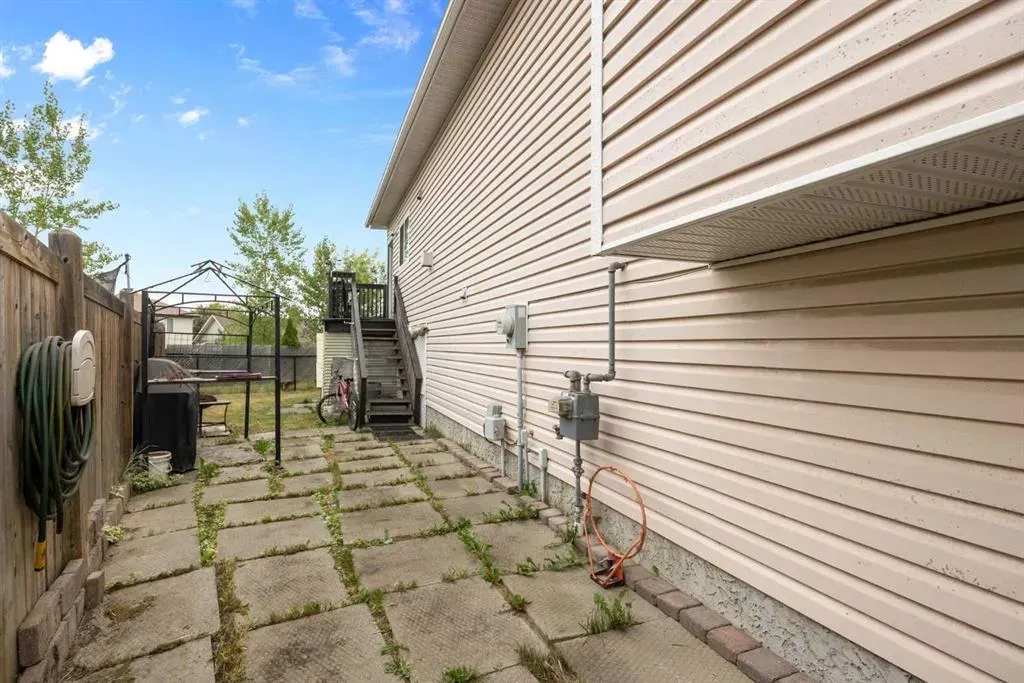 169 Fisher Crescent