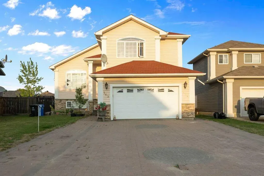 169 Fisher Crescent
