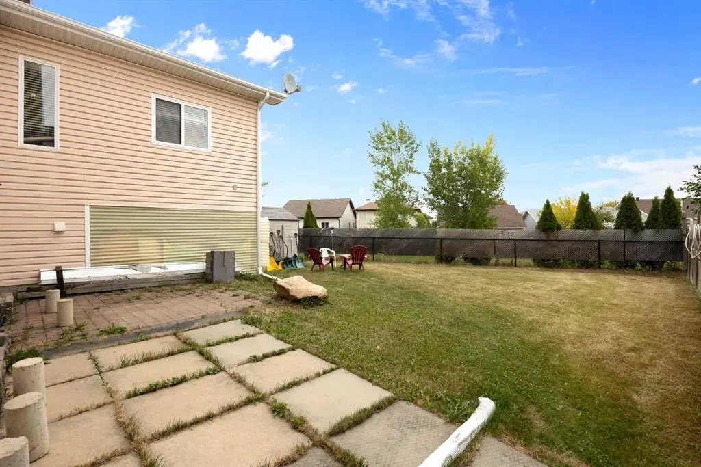 169 Fisher Crescent
