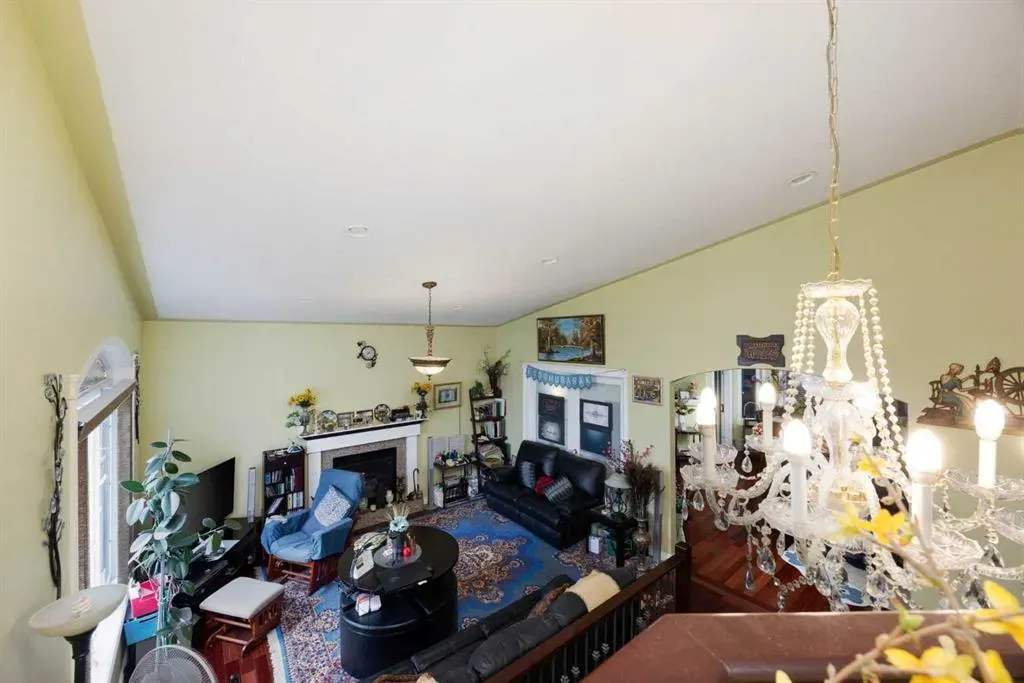169 Fisher Crescent