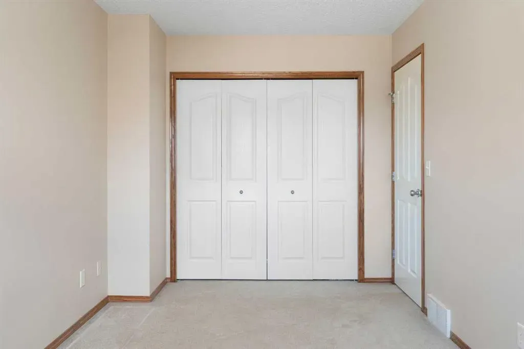 73 Saddletree Court NE