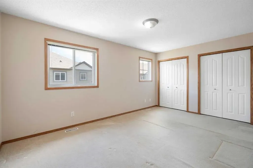 73 Saddletree Court NE
