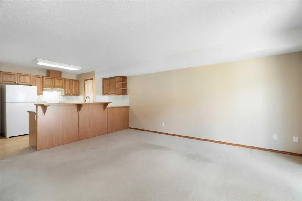 73 Saddletree Court NE
