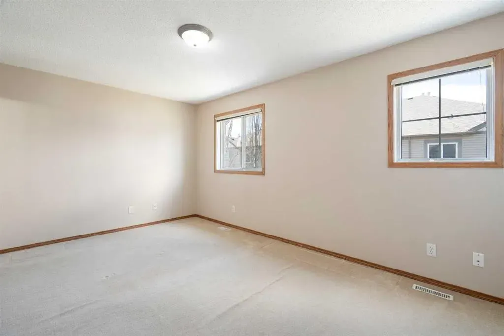 73 Saddletree Court NE