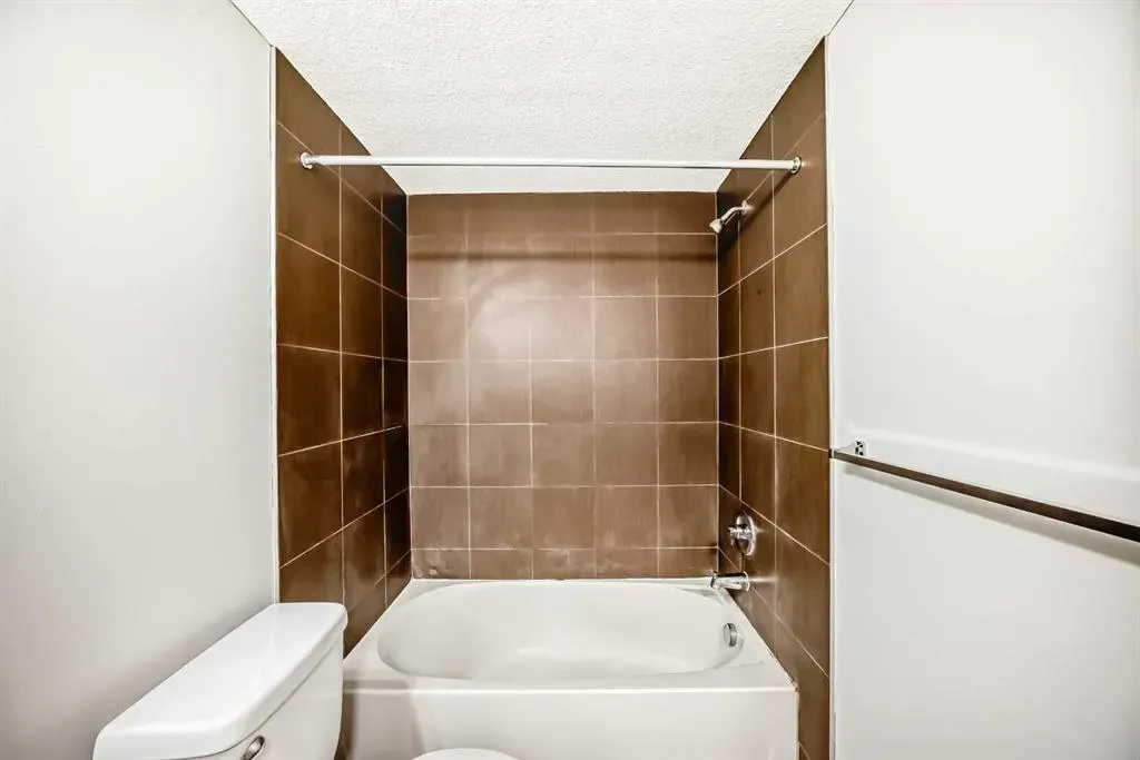 7110 80 Avenue NE, #107