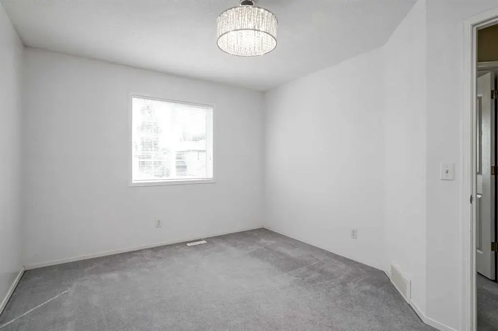 375 Douglas Glen Gardens SE