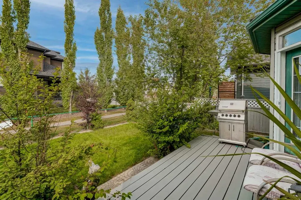 375 Douglas Glen Gardens SE