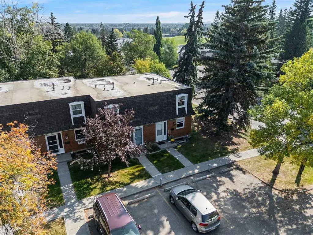 330 Canterbury Drive SW, #90