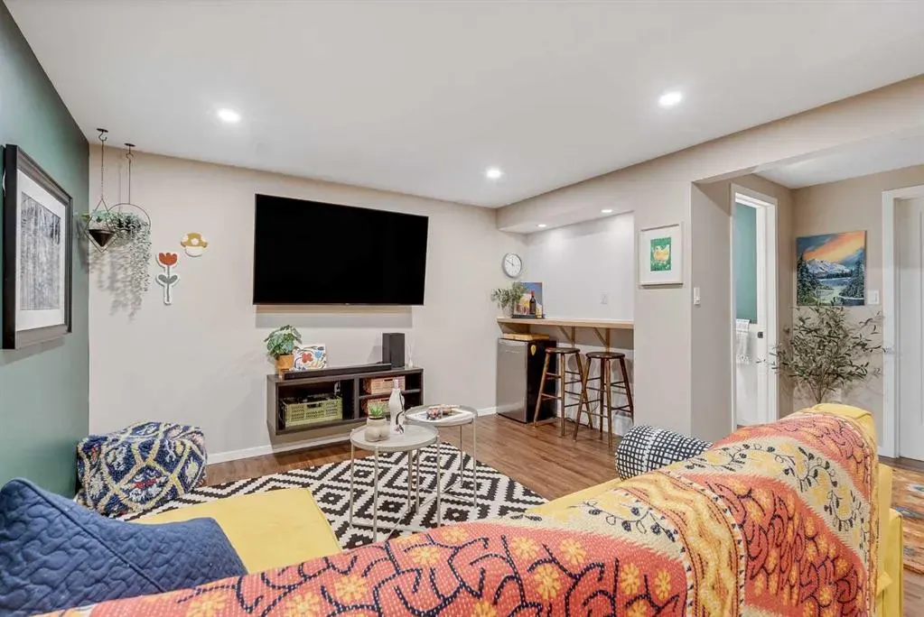 330 Canterbury Drive SW, #90