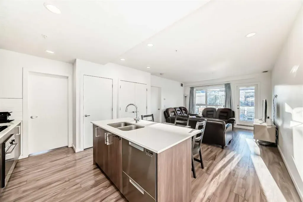 1629 38 Street SW, #102