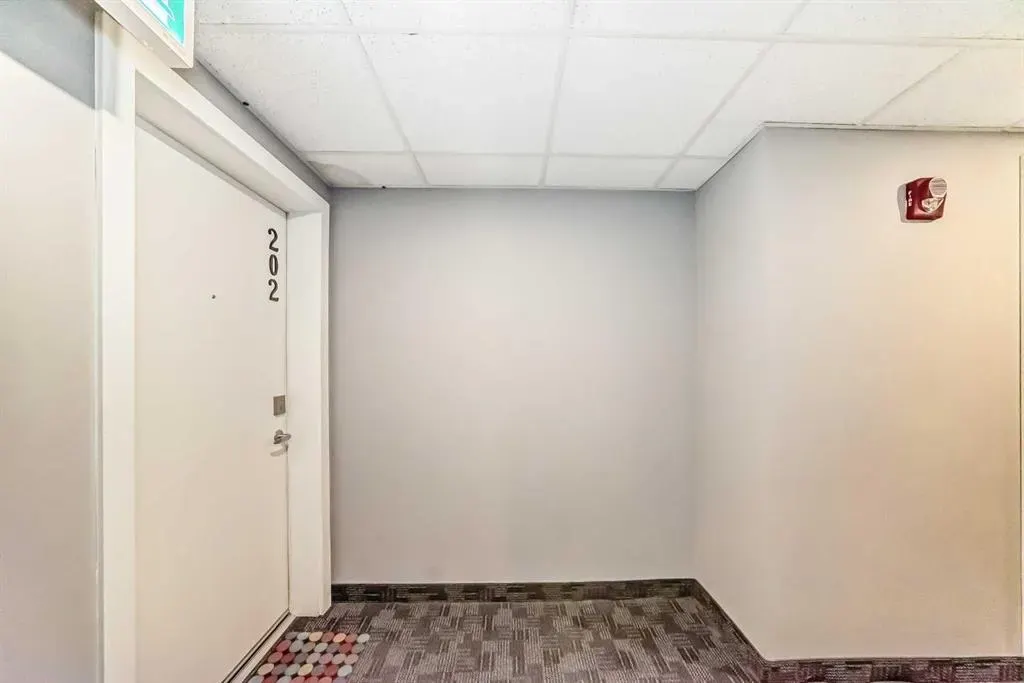 1629 38 Street SW, #202