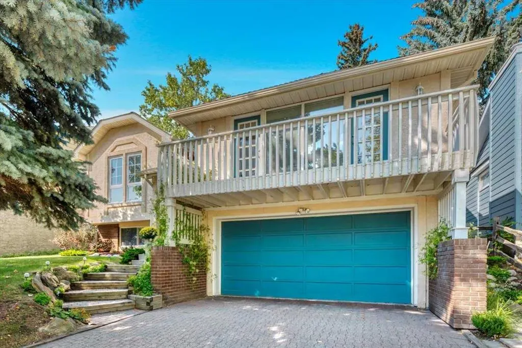 488 Strathcona Drive SW