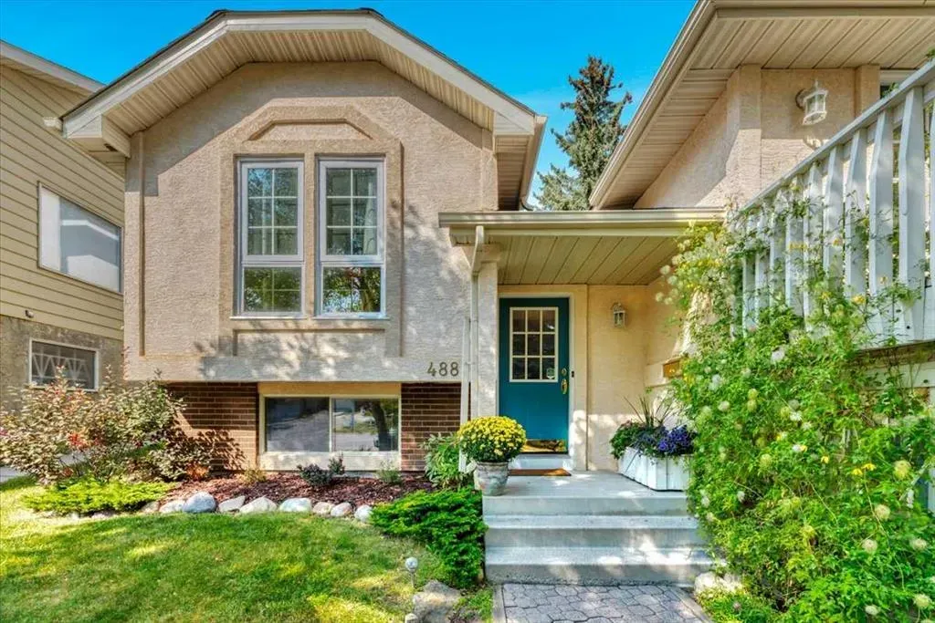 488 Strathcona Drive SW