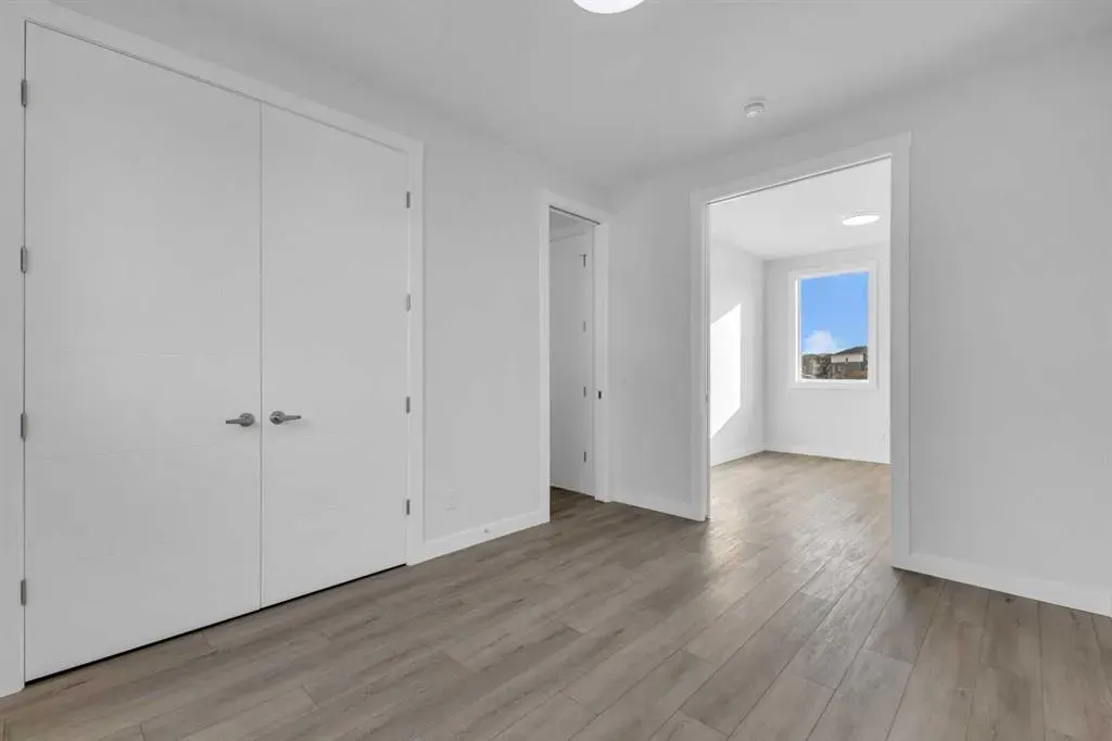 100 Corner Glen Manor NE