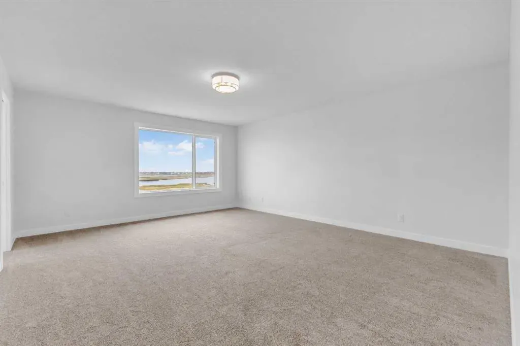 100 Corner Glen Manor NE