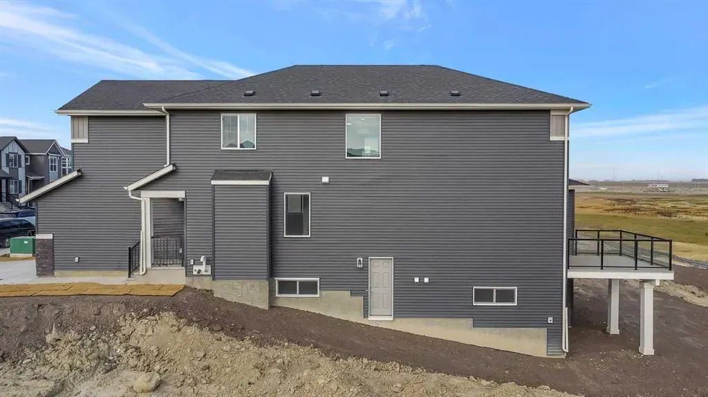 100 Corner Glen Manor NE