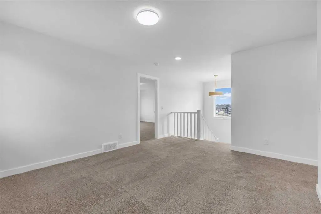 100 Corner Glen Manor NE