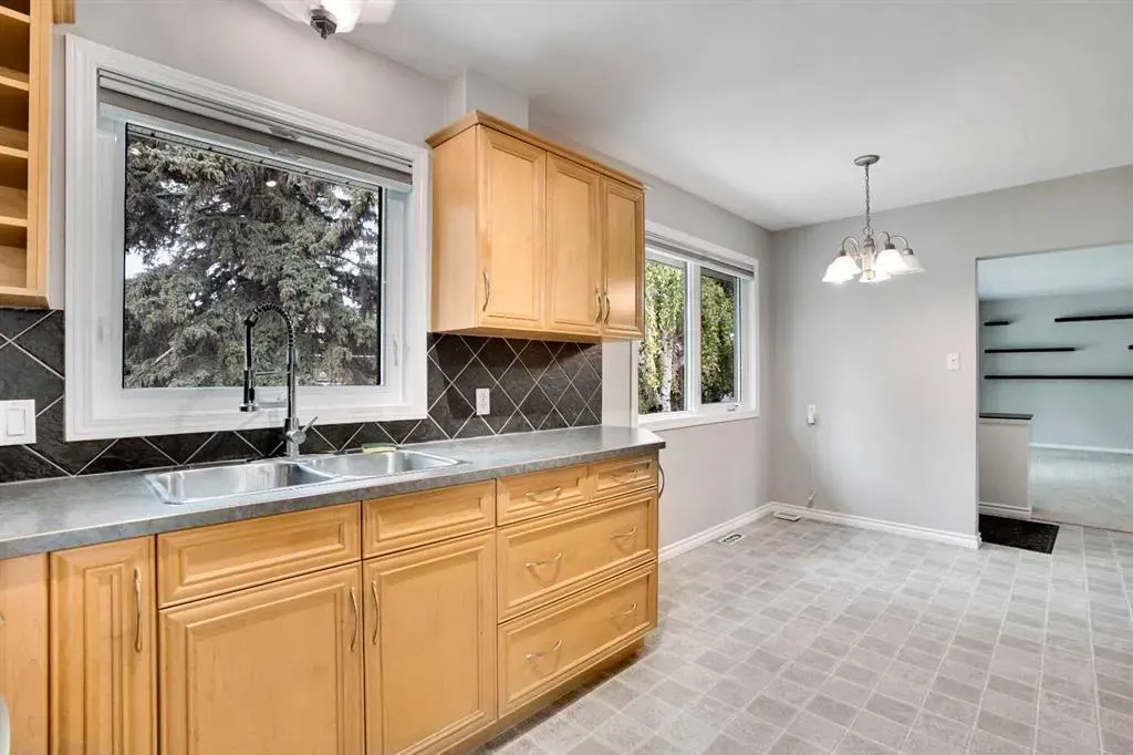 88 Westwood Drive SW