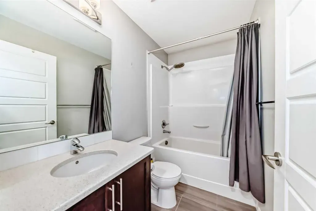280 Williamstown Close NW, #706