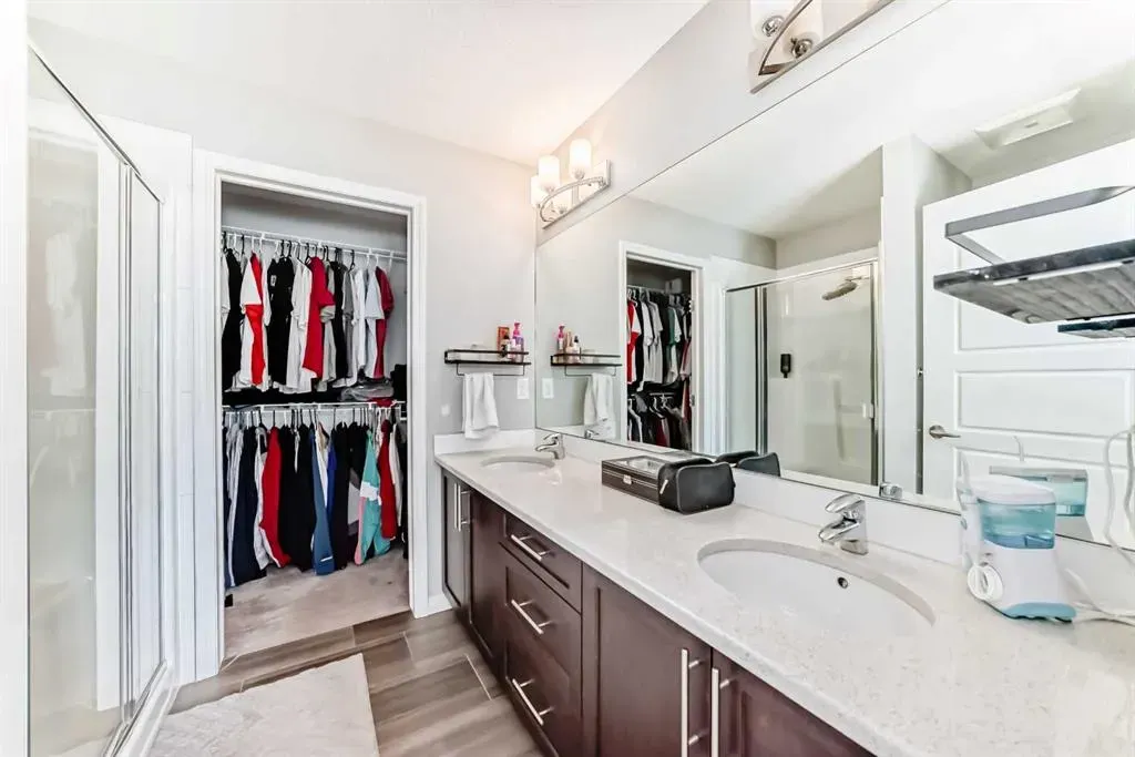 280 Williamstown Close NW, #706