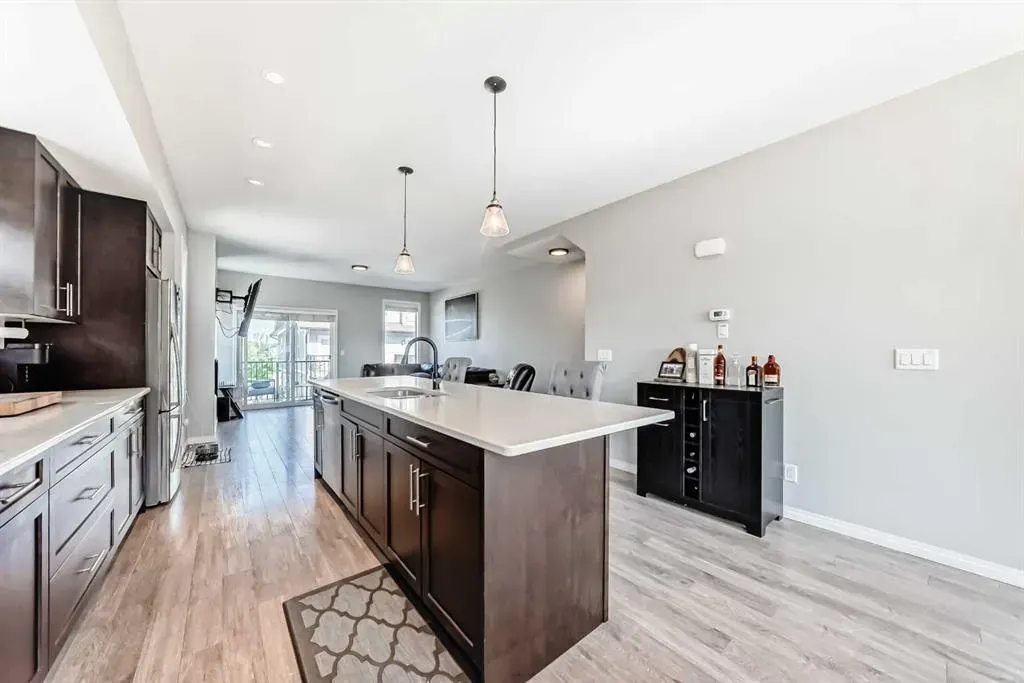 280 Williamstown Close NW, #706