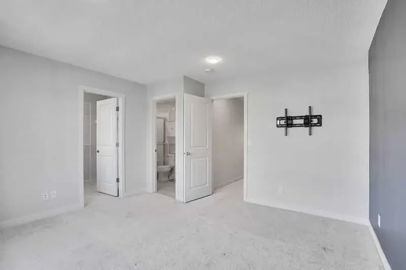 143 HIGHVIEW Gate SE