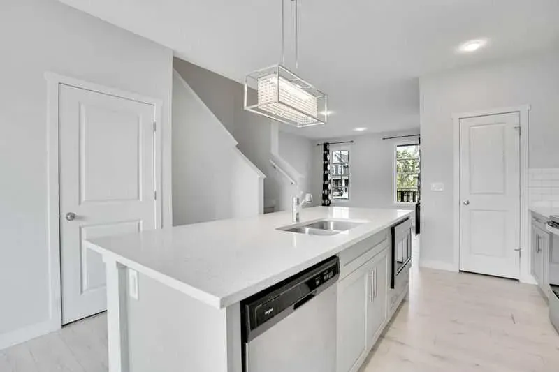143 HIGHVIEW Gate SE