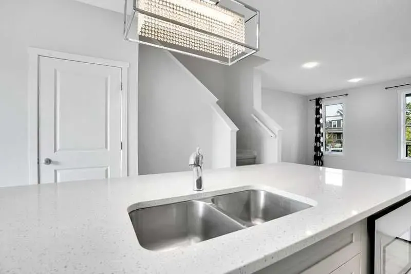 143 HIGHVIEW Gate SE