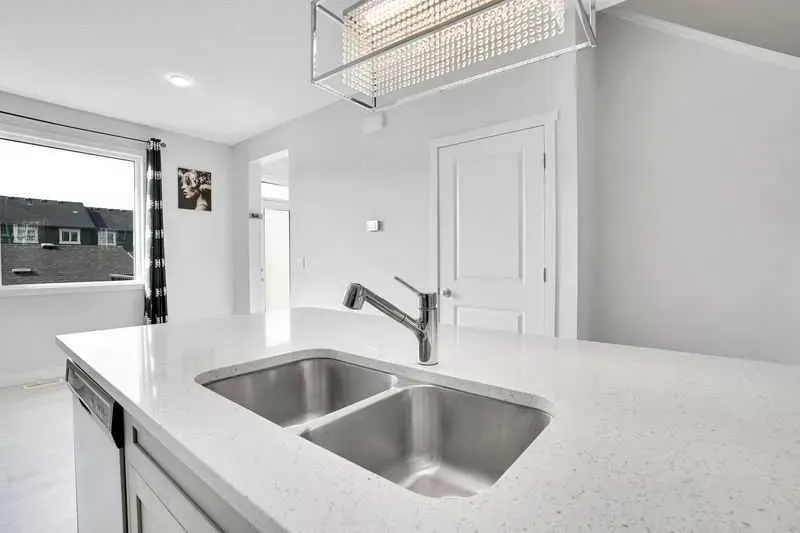 143 HIGHVIEW Gate SE