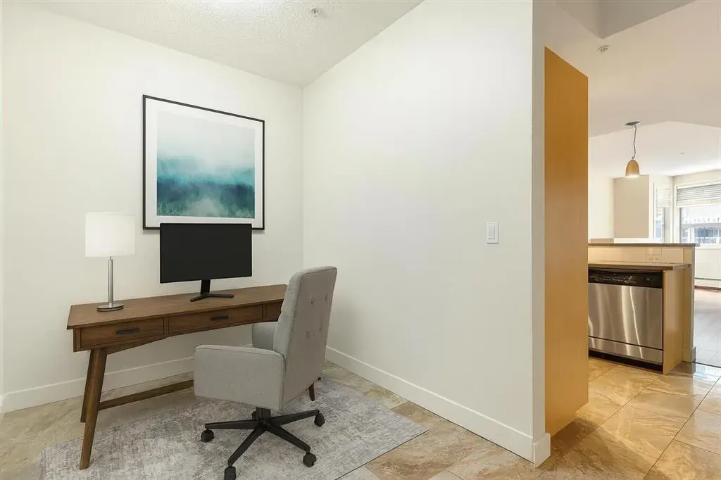 315 24 Avenue SW, #111