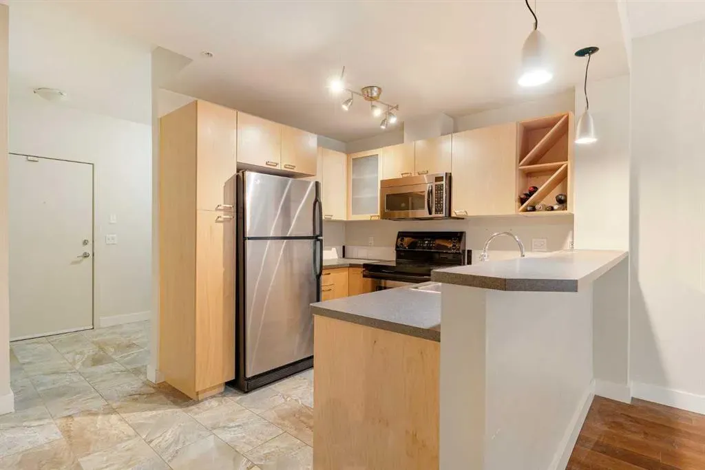 315 24 Avenue SW, #111