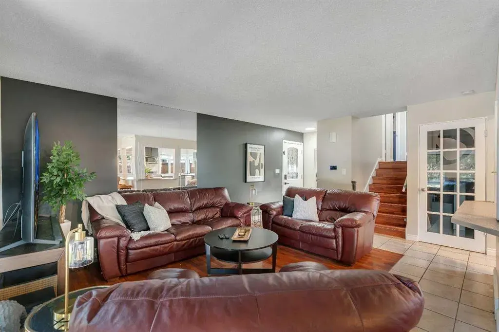 415 Midridge Drive SE