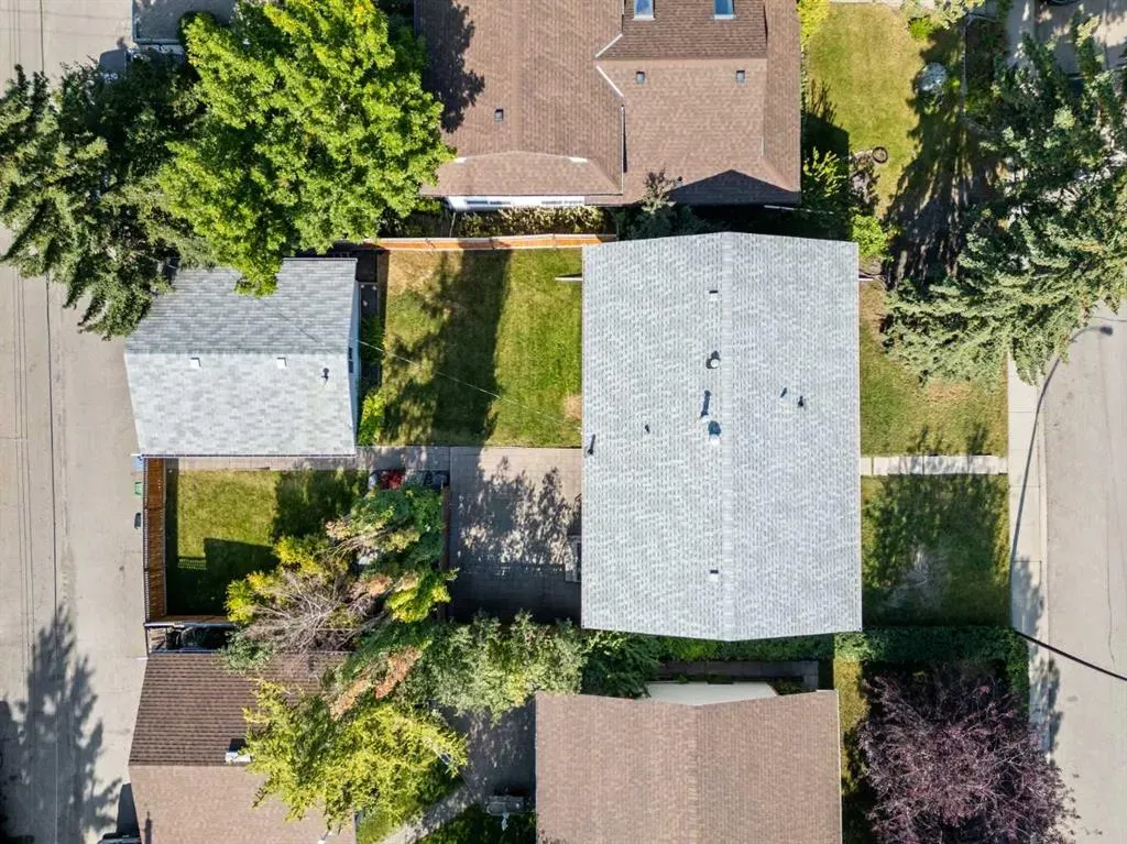 1364 Lake Michigan Crescent SE