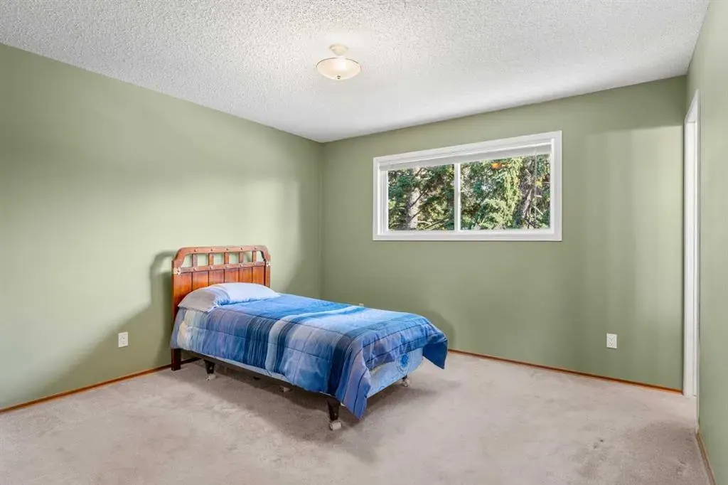 1364 Lake Michigan Crescent SE