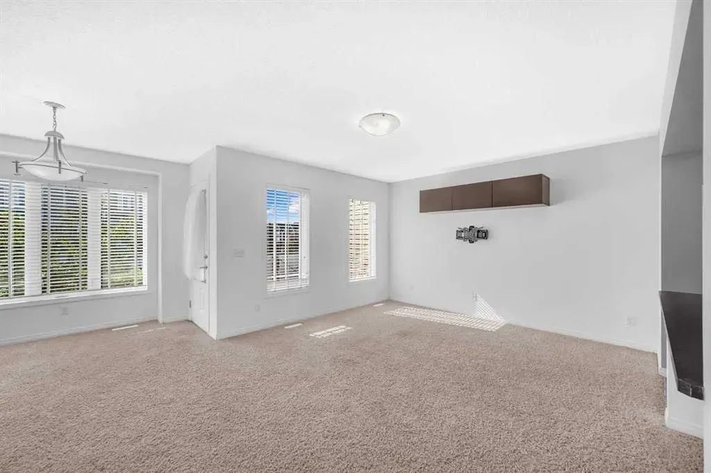 304 Windstone Gardens SW