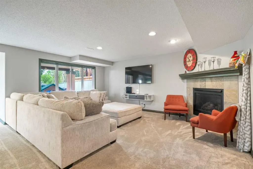 84 Everwillow Park SW