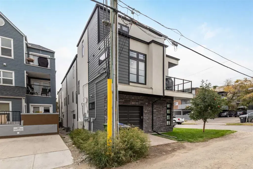 1708 19 Avenue SW