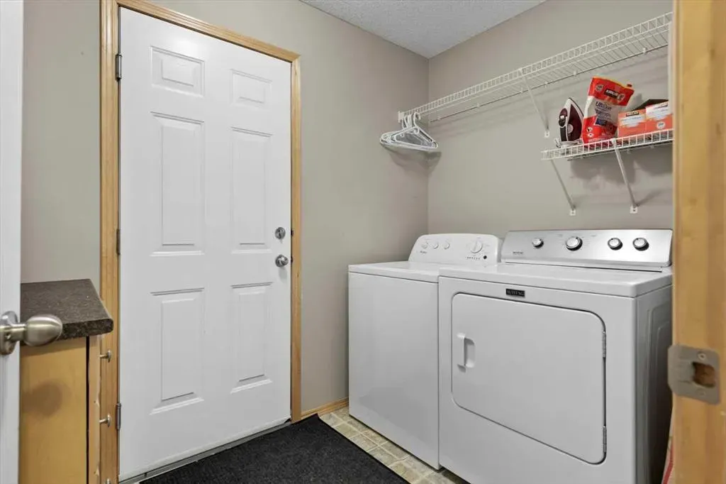 172 Tuscany Meadows Heath NW