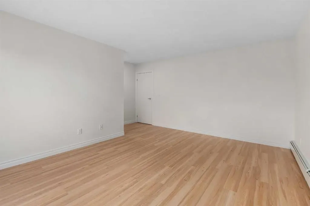 611 67 Avenue SW, #202