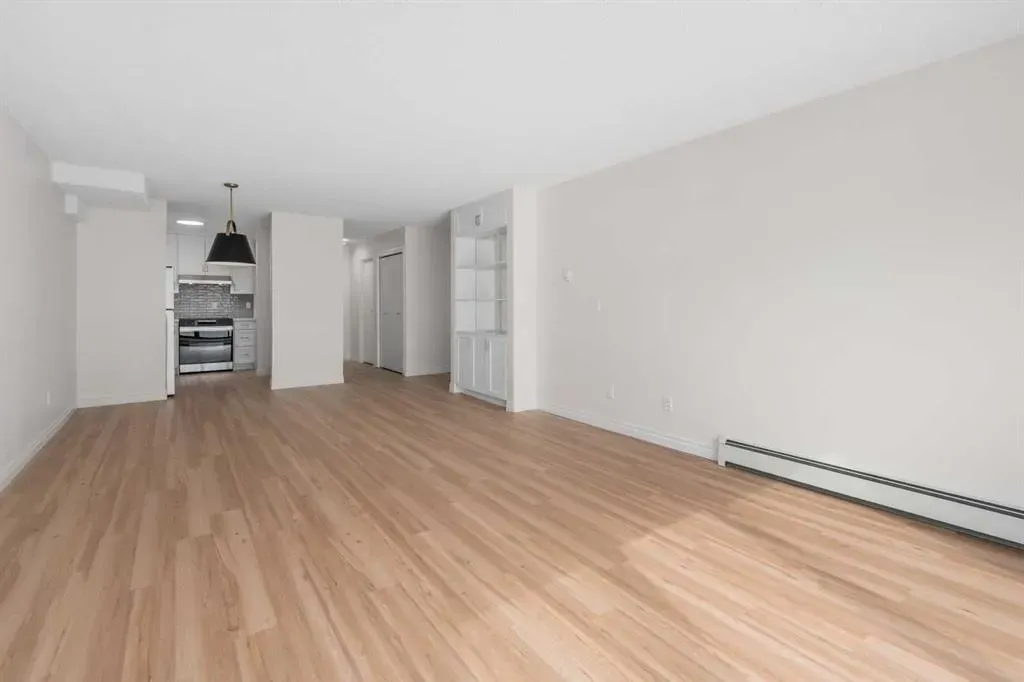 611 67 Avenue SW, #202