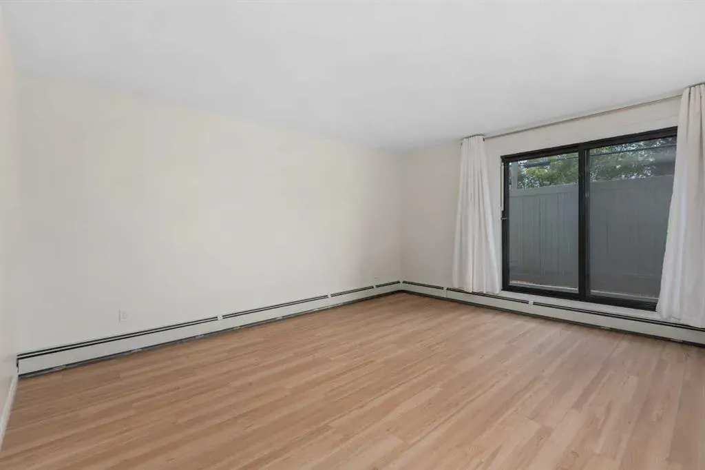 611 67 Avenue SW, #202