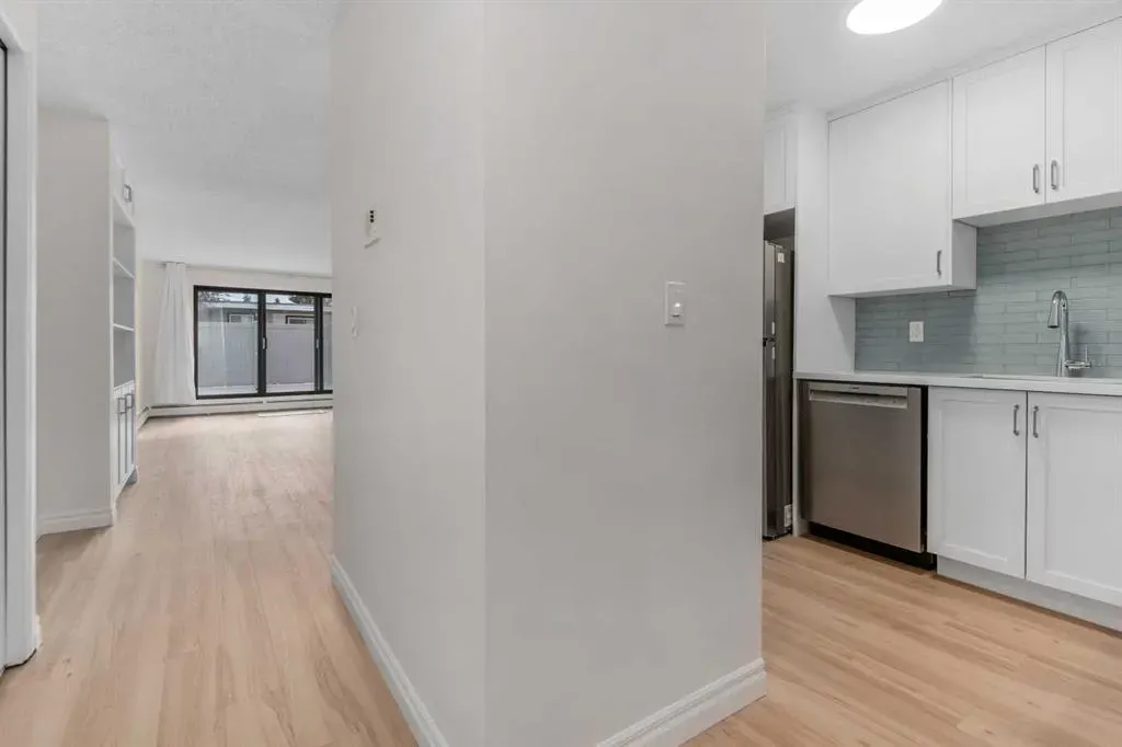 611 67 Avenue SW, #202