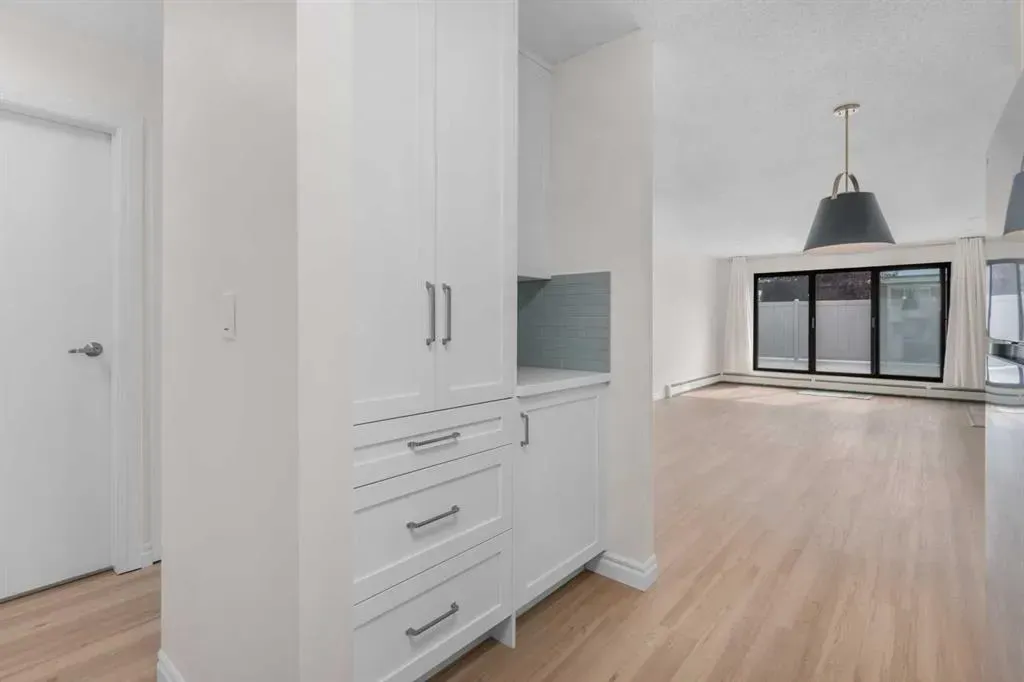 611 67 Avenue SW, #202