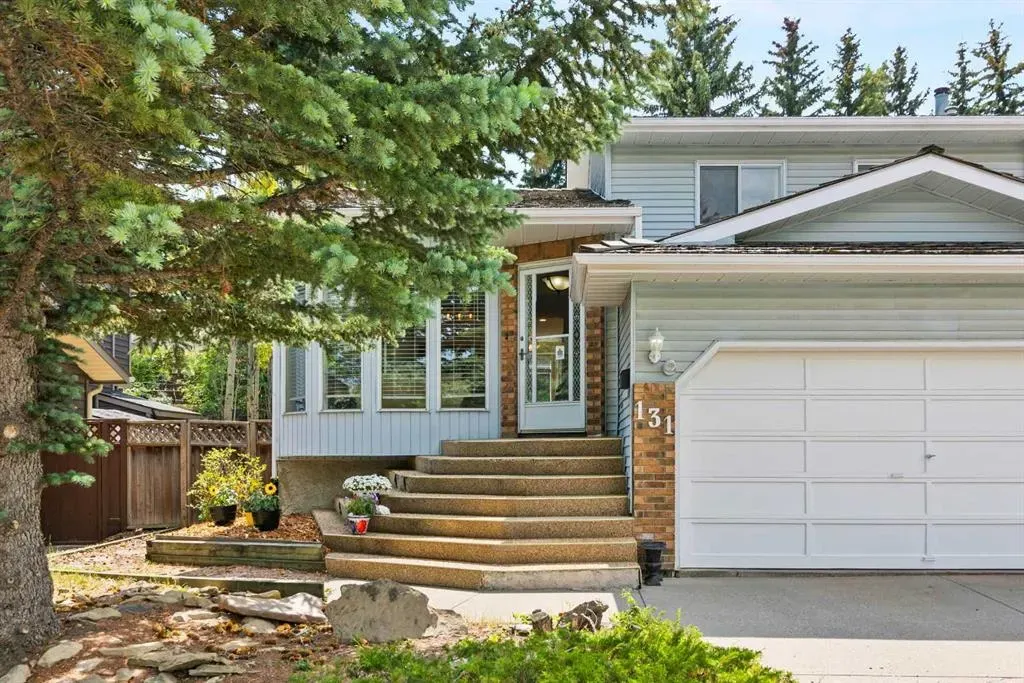 131 Stratton Crescent SW