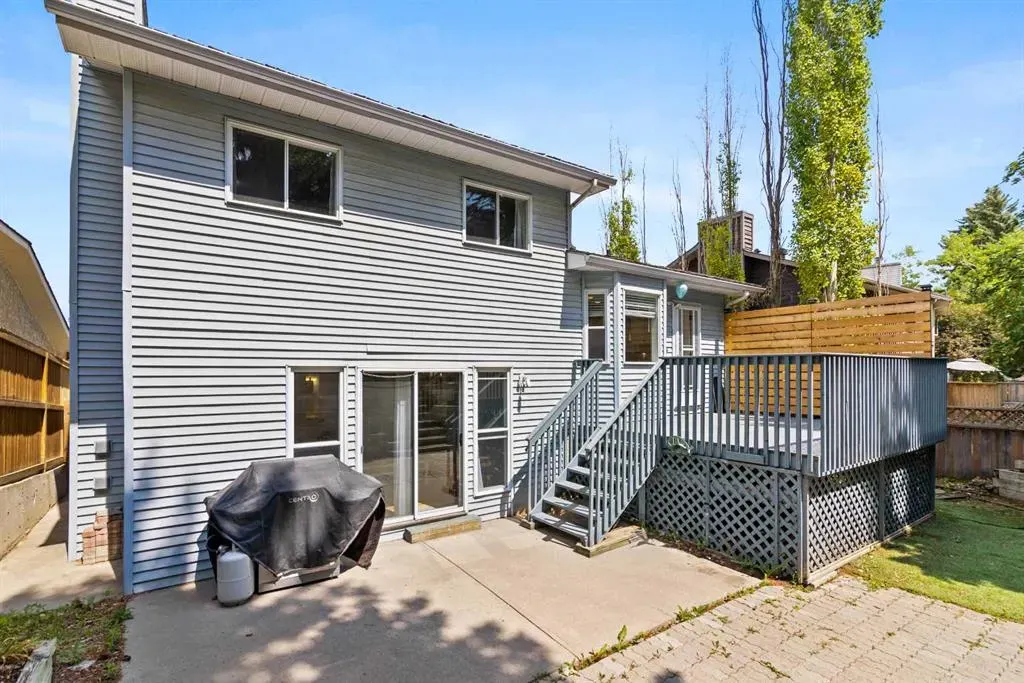 131 Stratton Crescent SW