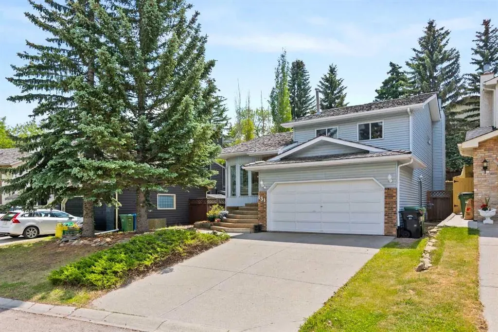 131 Stratton Crescent SW