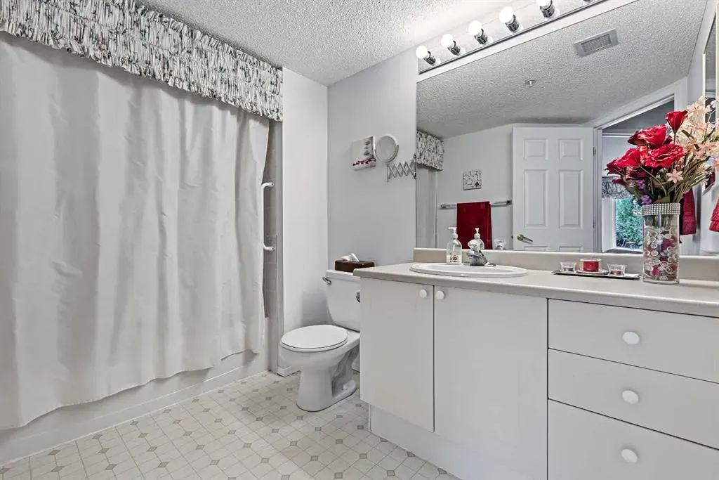 1000 Sienna Park Green SW, #1206