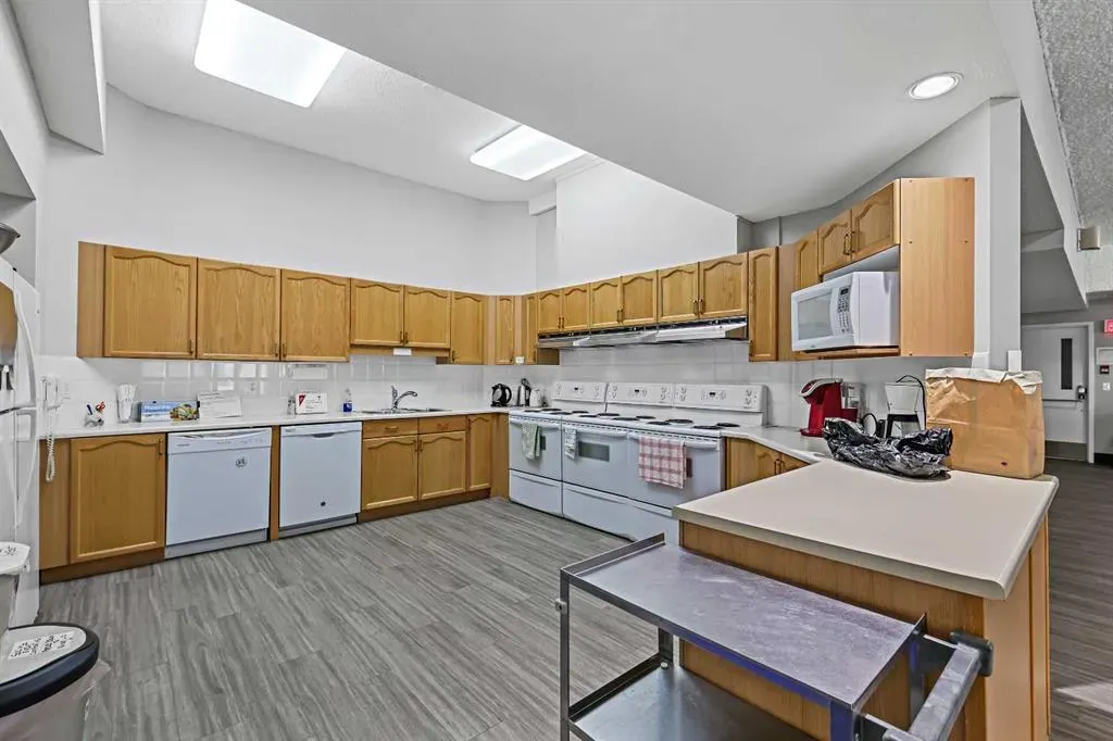 1000 Sienna Park Green SW, #1206