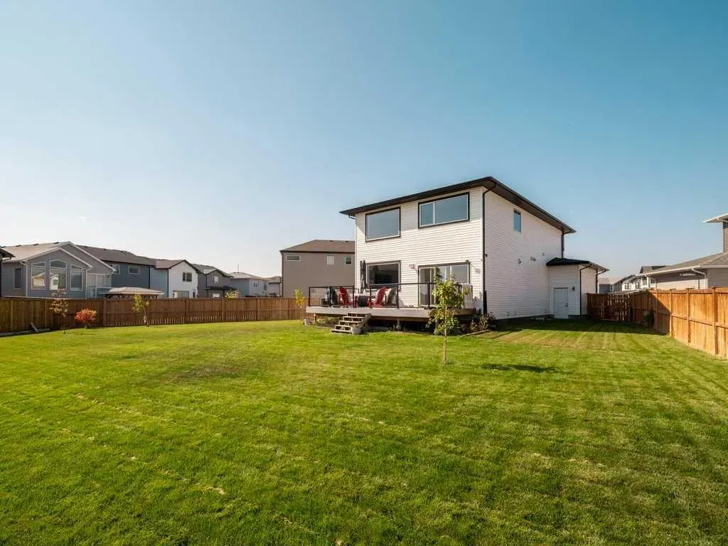 57 Goldenrod Place W